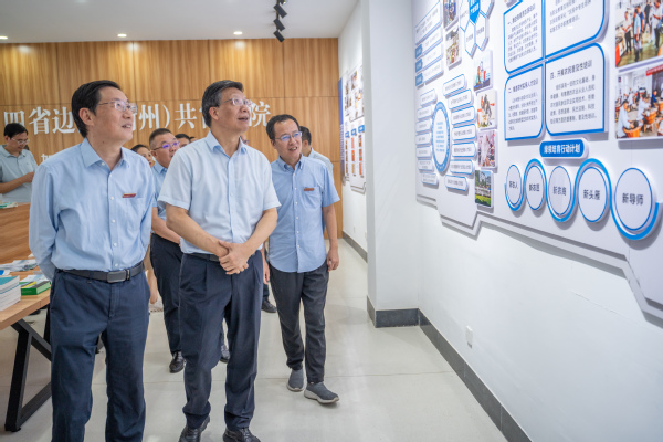 省人大常委會(huì)委員、教科文衛(wèi)委員...